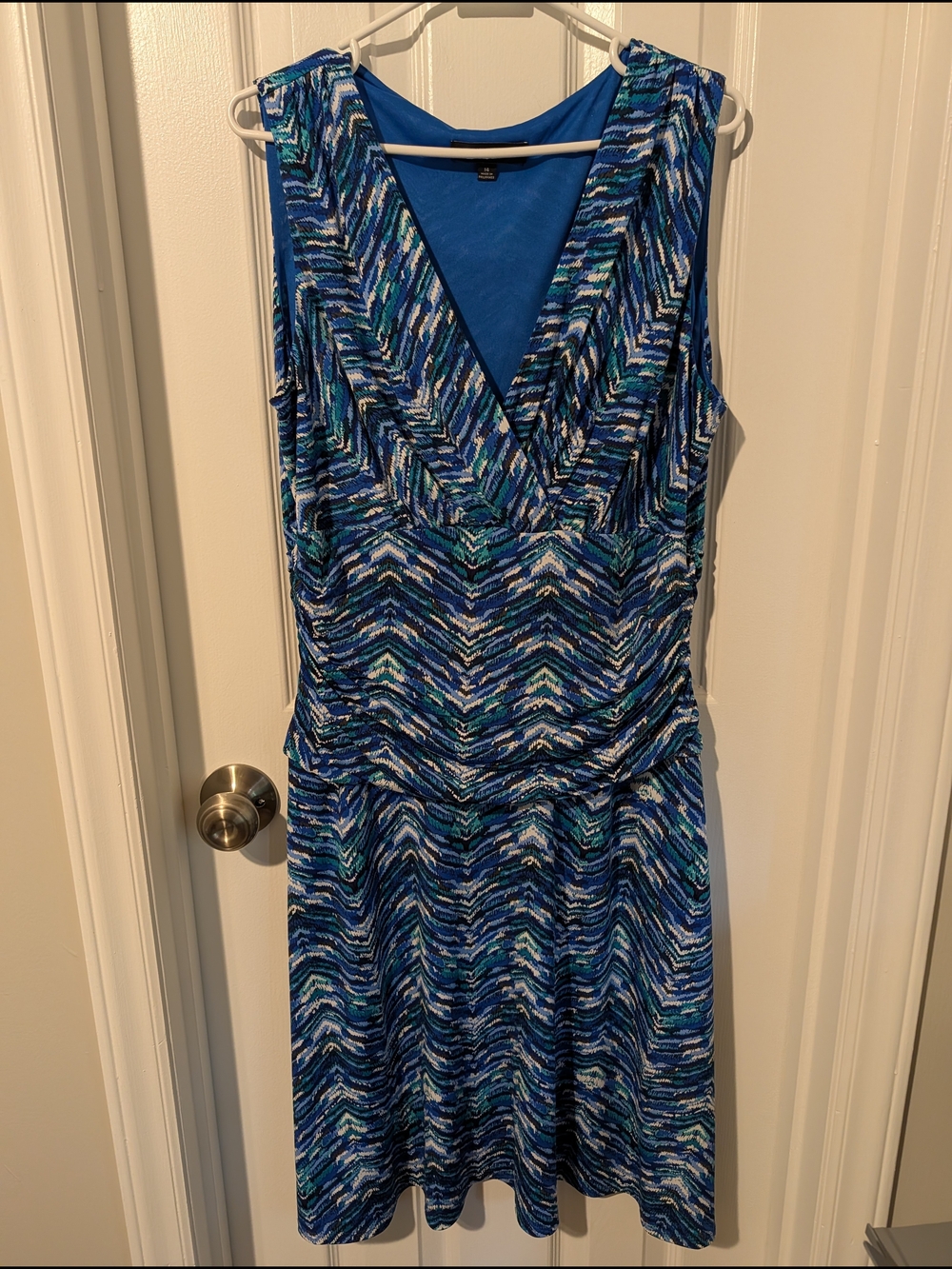 Nine West Sleeveless V-Neck Dress in Shades of Blue, Size 14
